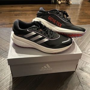 BNWT Adidas Womens Supernova Gtx Gore-Tex, Size 7